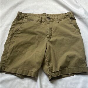 American Eagle Men’s 7” Flex khaki shorts in Tan